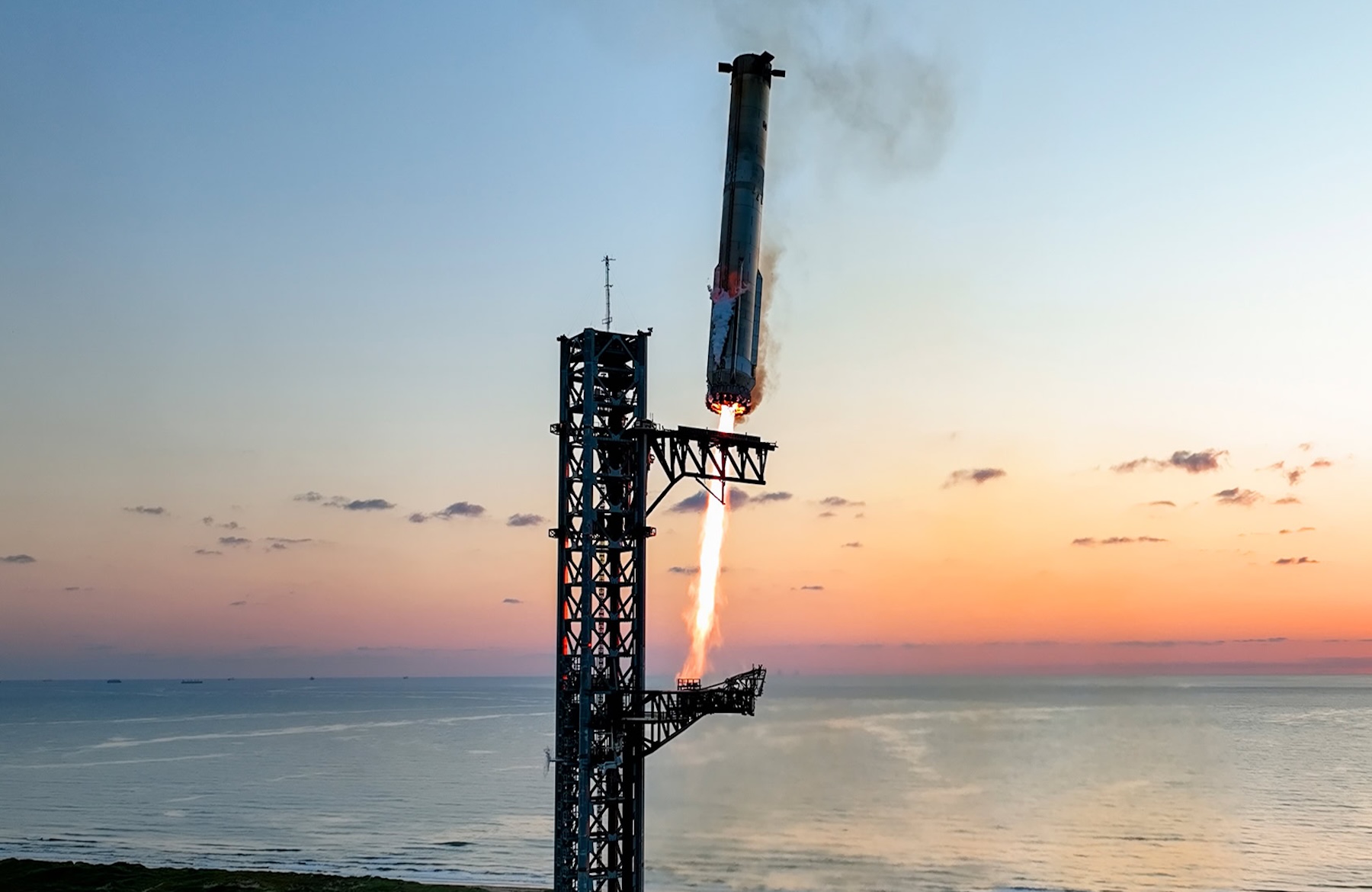 “SpaceX Halts Starship Booster Landings at Starbase: Here’s Why”