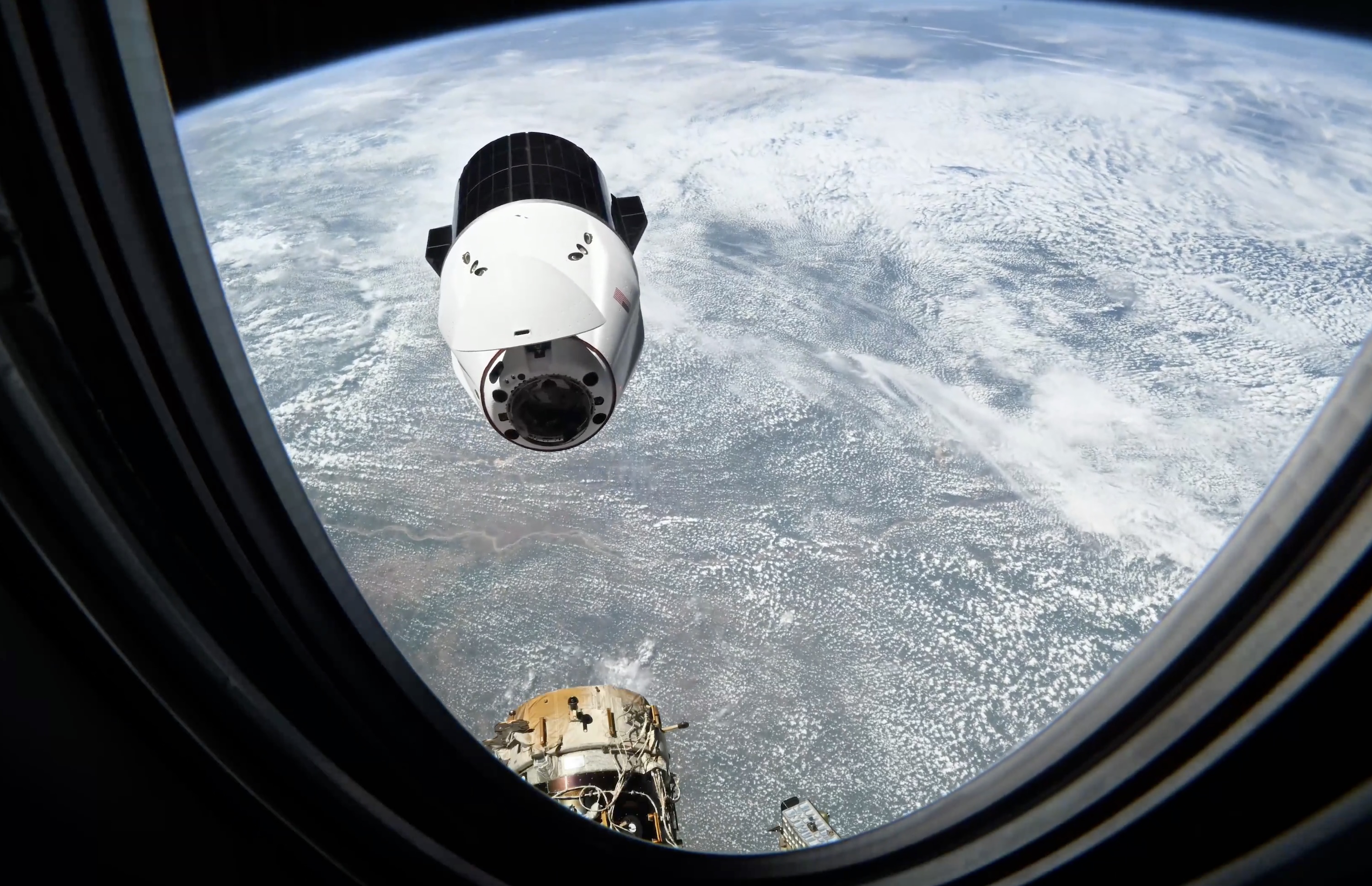 “SpaceX Achieves Flawless Orbital Rendezvous at 17,500 MPH”