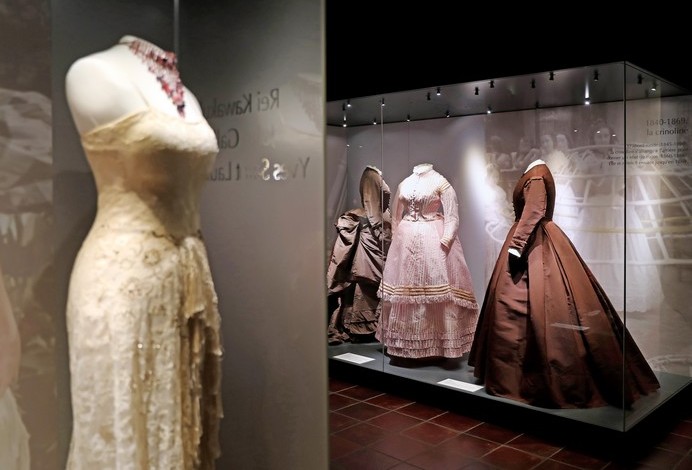 Silhouettes Au Musee De La Mode Chambres D Hotes De Charme Aux Portes D Albi Et Gaillac Tarn