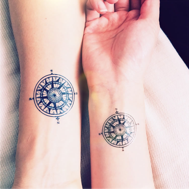 Tiny Tattoo: 15 Idee Per Piccoli Tatuaggi Femminili – Dressing And Toppings 750_x_750_jpg