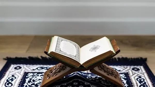 النشرة الدينية| عمل يومي يغمس صاحبه في النار.. وحكم صيام المرأة إذا جاءها إحساس بدم الحيض قبل المغرب النشرة الدينية| عمل يومي يغمس صاحبه في النار.. وحكم صيام المرأة إذا جاءها إحساس بدم الحيض قبل المغرب