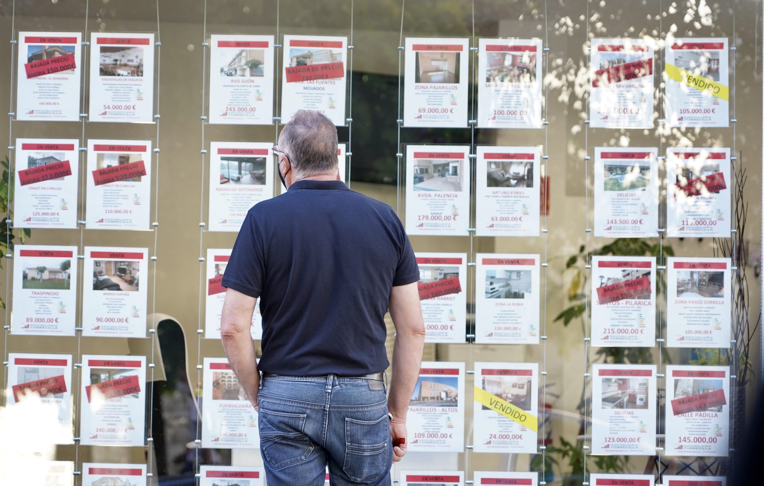 Las hipotecas sobre viviendas se disparan un 41,8 % en Castilla y León en abril, el triple que la media nacional Las hipotecas sobre viviendas se disparan un 41,8 % en Castilla y León en abril, el triple que la media nacional