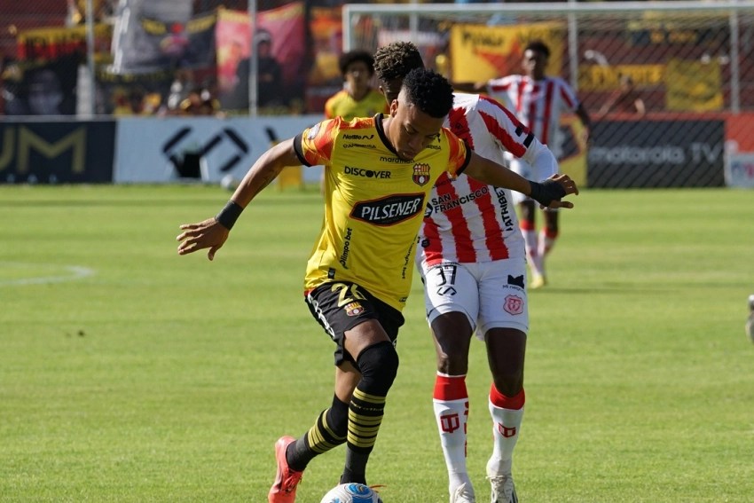 ⚽️🇱🇻Técnico desafía a Barcelona con 11 reestructurado