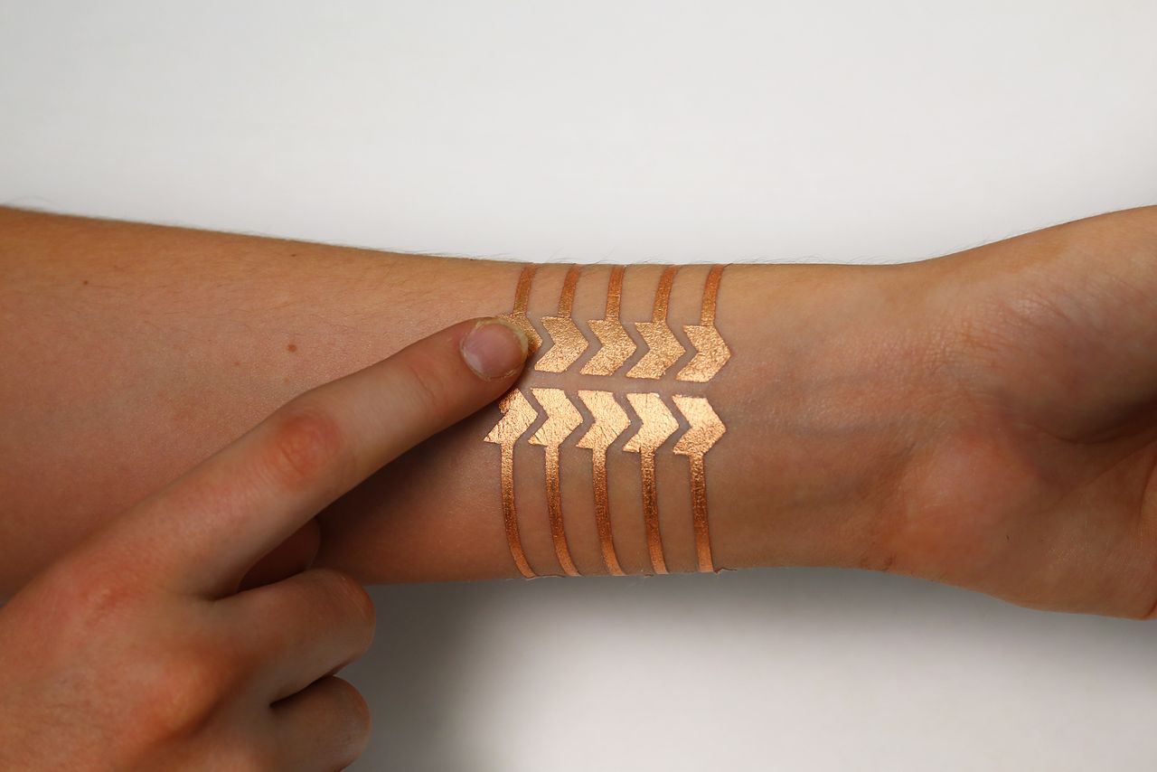 Smart Tattoo With Light Oled – Enkey Magazine 854_x_1280_jpg
