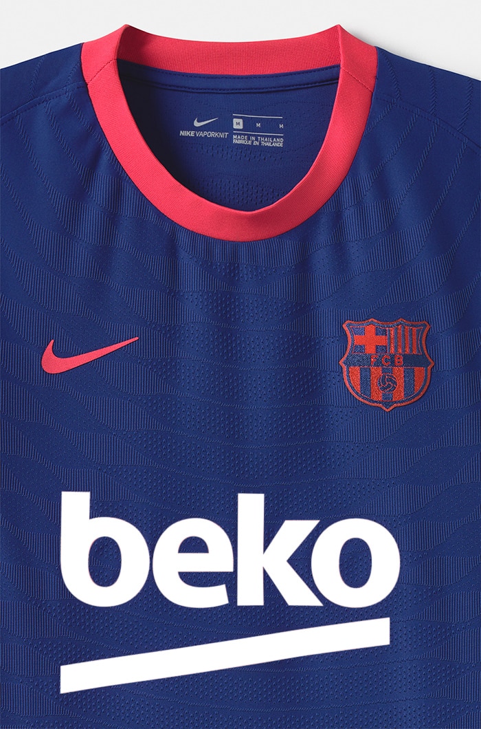 https://www.footpack.fr/wp-content/uploads/2021/01/maillot-training-fc-barcelone-2020-2021-nike-2.jpeg