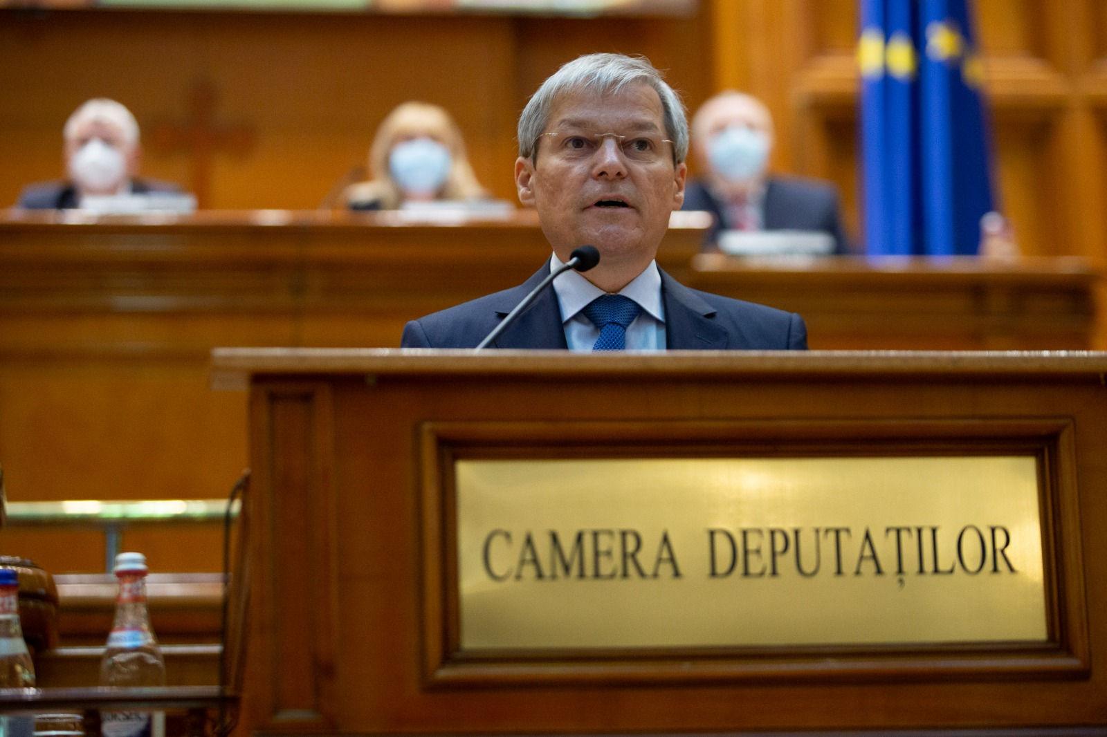 Premierul Desemnat La Tribuna Parlamentului Vin Aici AstÄzi In FaÈa DumneavoastrÄ Pentru A Cere Un Vot Pentru Un Guvern De CrizÄ