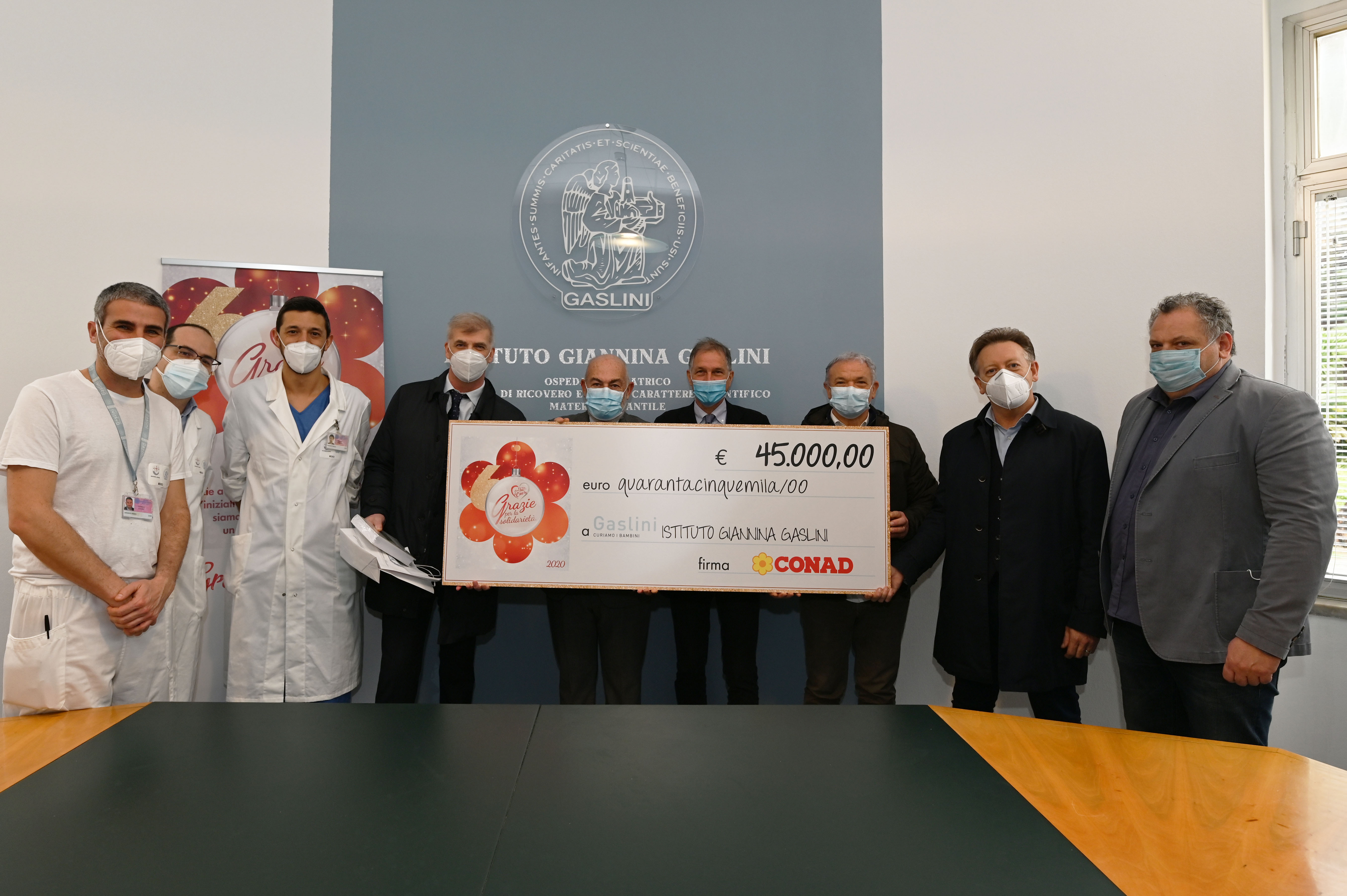 Conad Nord Ovest Consegna 45 Mila Euro All'istituto Giannina Gaslini Per L'acquisto Di Attrezzature Necessarie All'implementazione Del Sistema Robot Da Vinci | | Gaslini 3565_x_5358_jpg