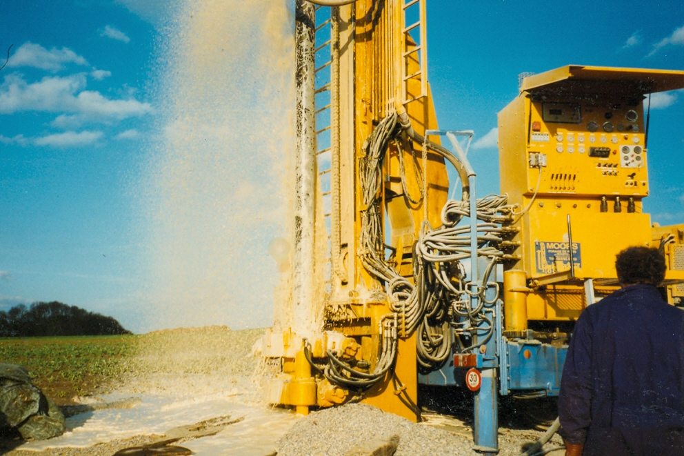 Machines spéciales à la demande | HB drilling