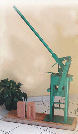 Presses manuelles pour la fabrication de briques et blocs