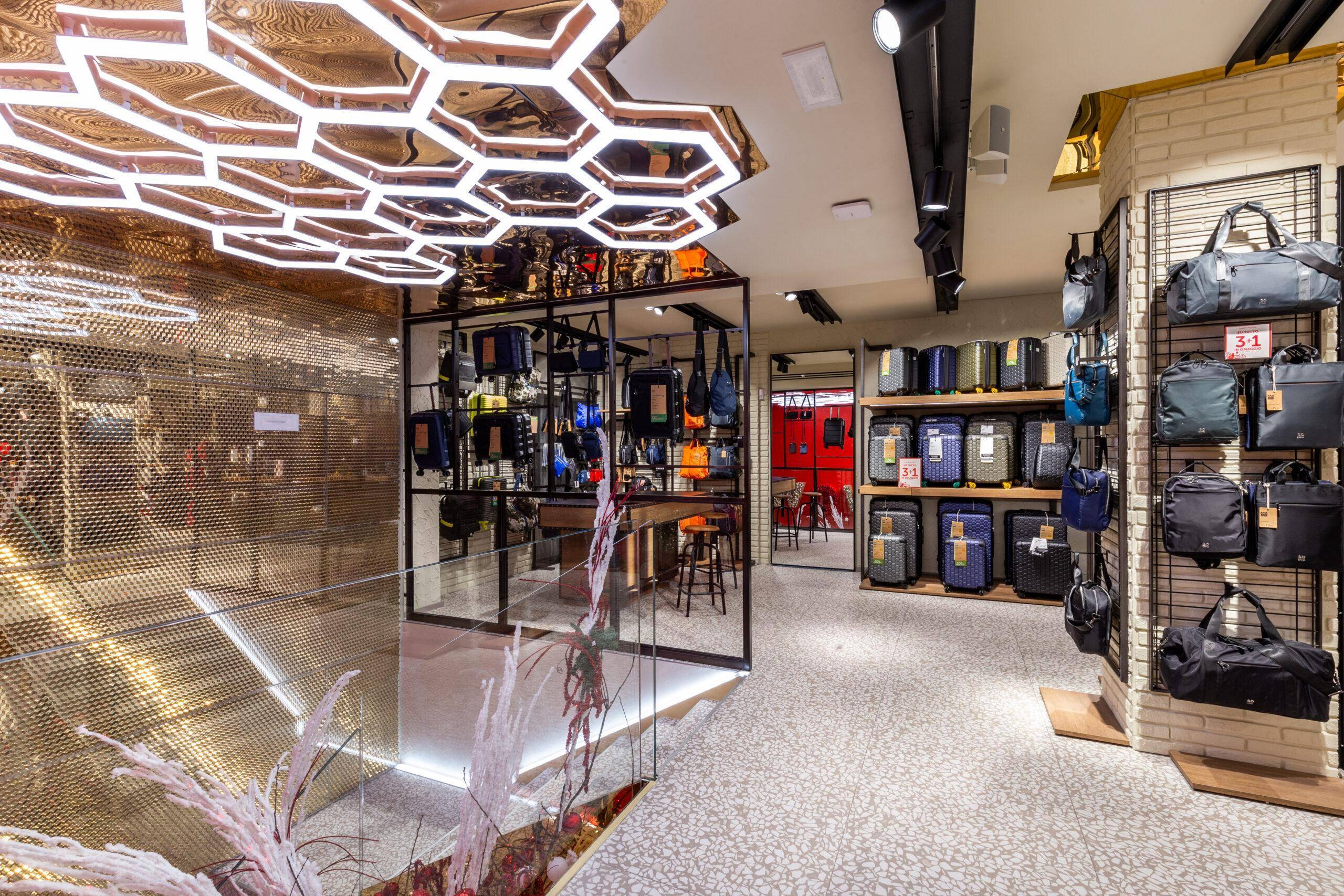 Carpisa, Nuovo Store Nel Cuore Di Milano. Cimmino: Così Ci Rafforziamo Nella Capitale Della Moda - Ildenaro.it 1707_x_2560_jpg