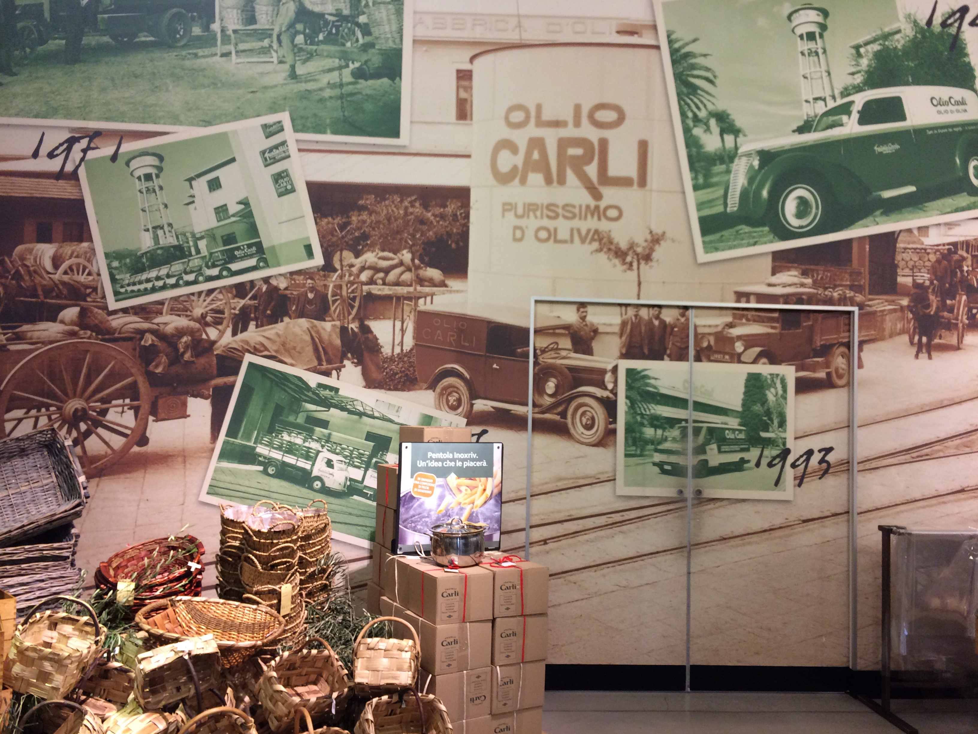 Imperia Festeggia Il Natale All Emporio Fratelli Carli Aperto Tutte Le Domeniche Le Confezioni Regalo Utili E Solidali Scoprile Tutte