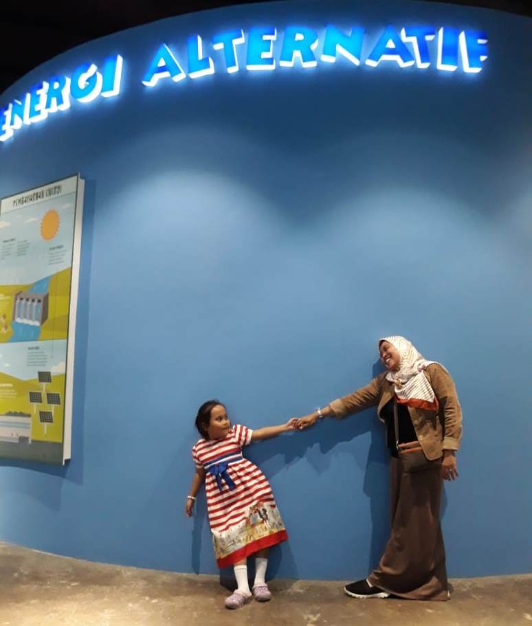 Mengapa Anak Lebih Mengidolakan Gurunya? - IPMAFA