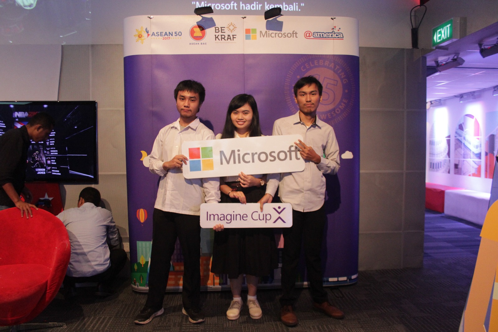 Sukses Wakili Indonesia, Tim CIMOL ITB Raih Juara Tingkat ASEAN Microsoft  Imagine Cup 2017 - Institut Teknologi Bandung