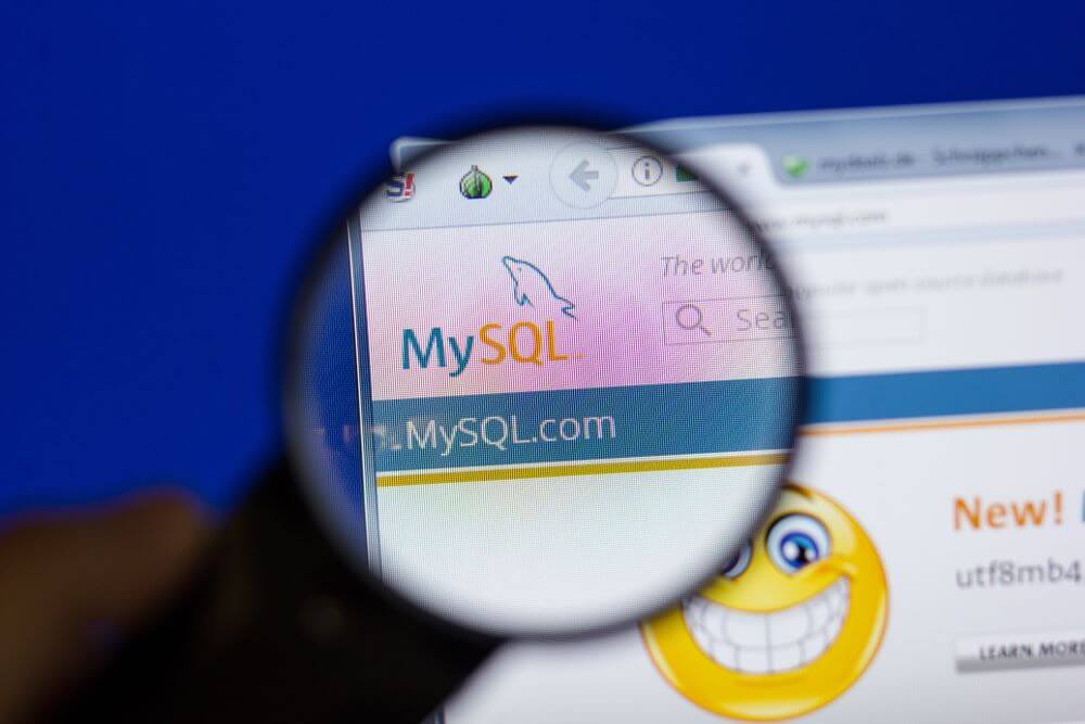 MySQL: Pengertian, Cara Kerja, Fitur -