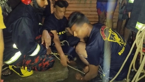 এখনো সন্ধান মেলেনি ম্যানহোলে পড়ে নিখোঁজ নারীর