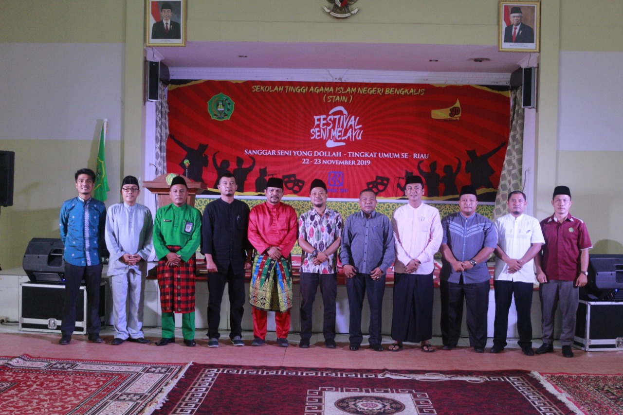 Lestarikan Budaya Melayu, Sanggar Seni Yong Dollah STAIN Bengkalis Taja  Festival Seni Melayu se-Riau Tahun 2019 | STAIN Bengkalis Riau - Sekolah  Tinggi Agama Islam Negeri Bengkalis Kampus Melayu - Kampusmelayu.ac.id