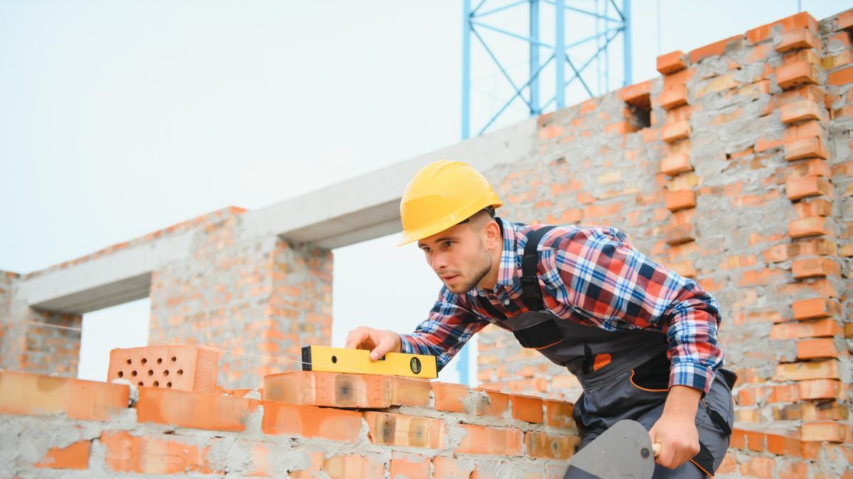 BBVA Research advierte de la falta de mano de obra en el sector de la construcción y del alto grado de envejecimiento BBVA Research advierte de la falta de mano de obra en el sector de la construcción y del alto grado de envejecimiento