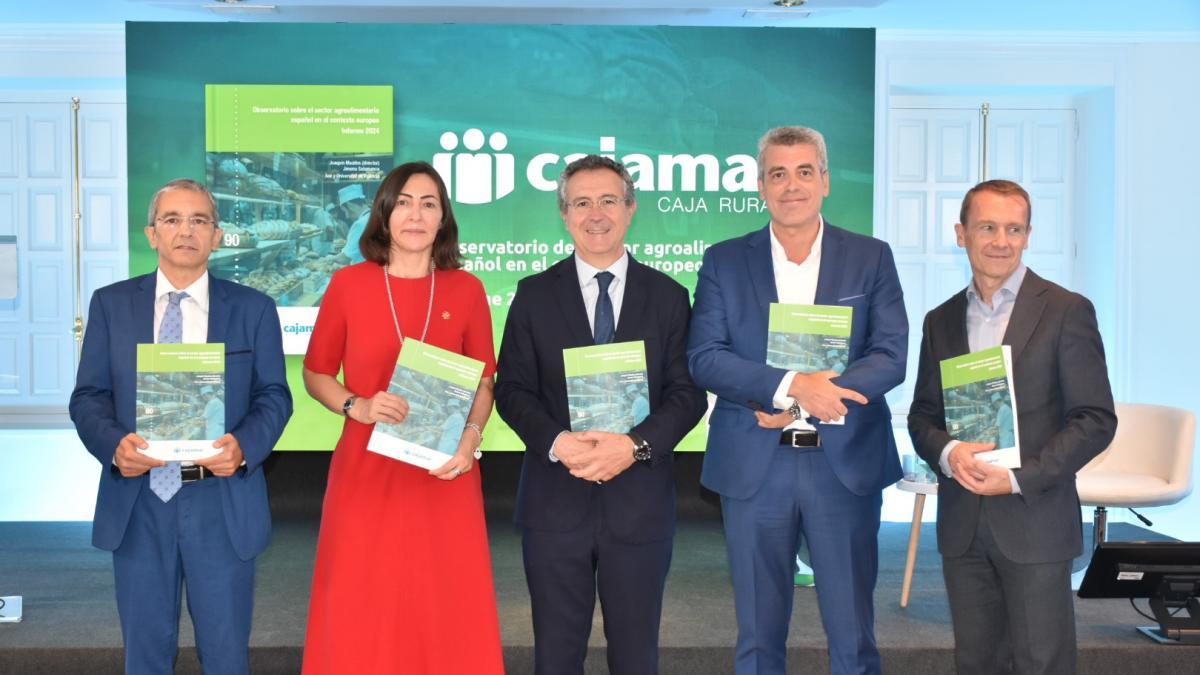 El sector agroalimentario aumenta su aportación a la economía española un 4%, frente a la caída del 3% de media en la UE El sector agroalimentario aumenta su aportación a la economía española un 4%, frente a la caída del 3% de media en la UE