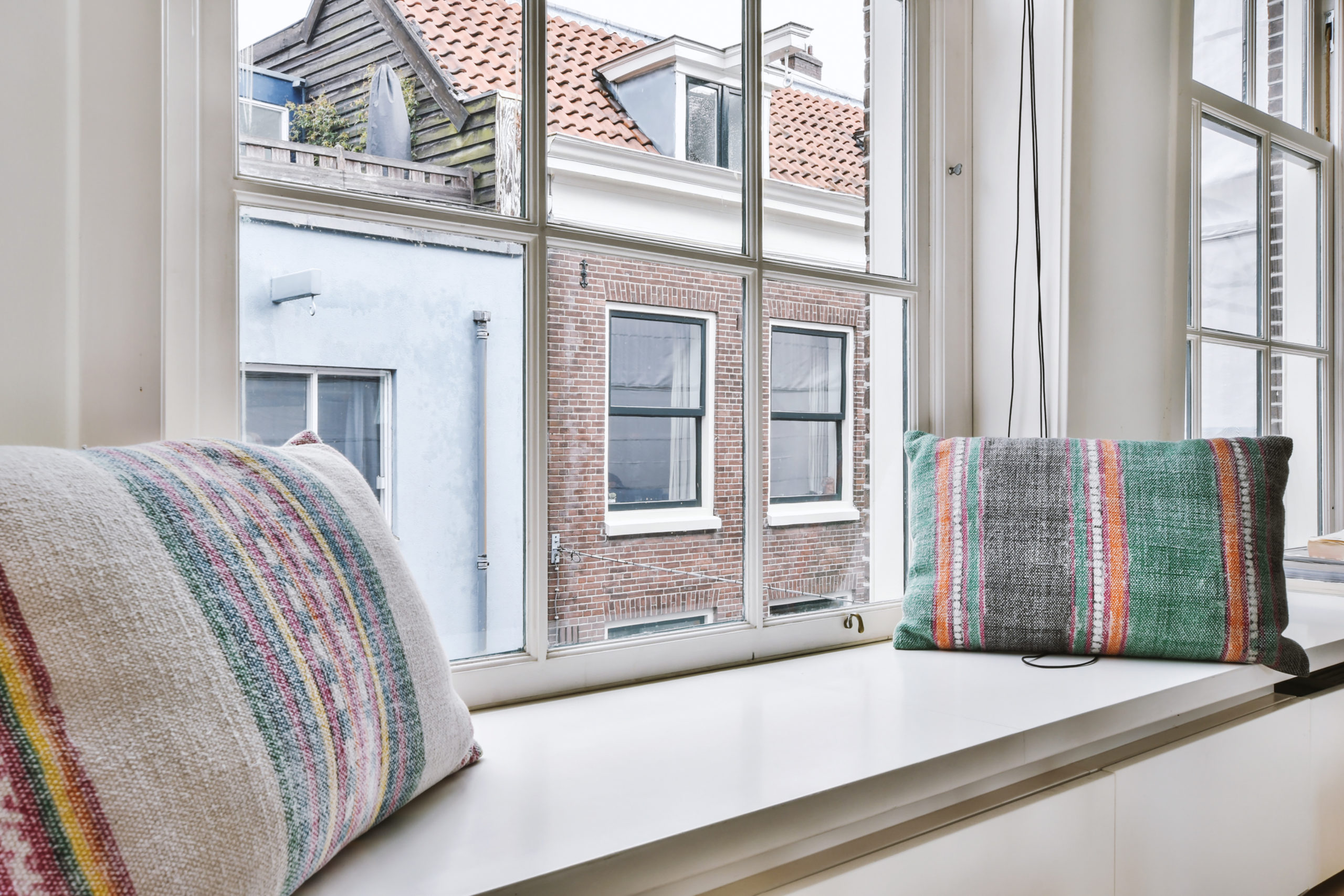 Windowsill seat cushion