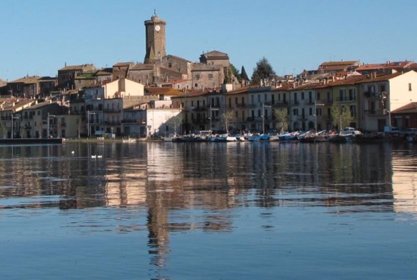 Marta introduce targhe in braille per un turismo inclusivo