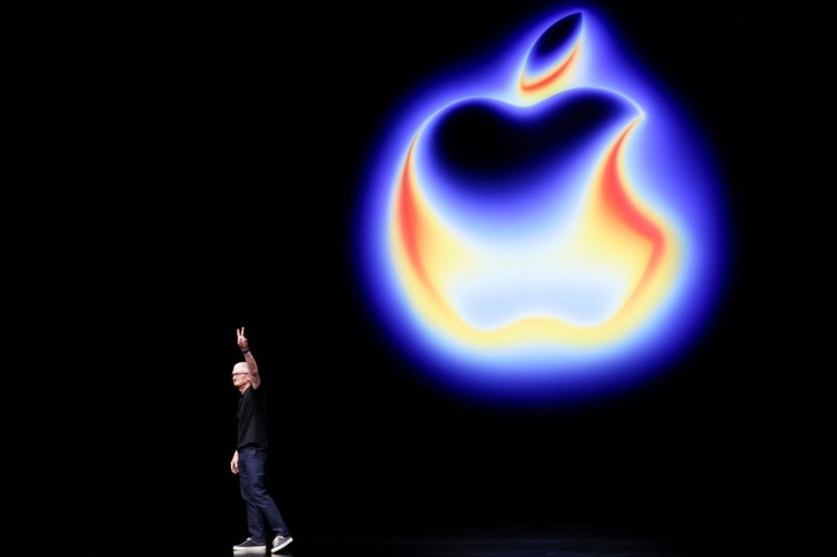 Apple draws Hollywood talent, Emmy recognition with creative risks