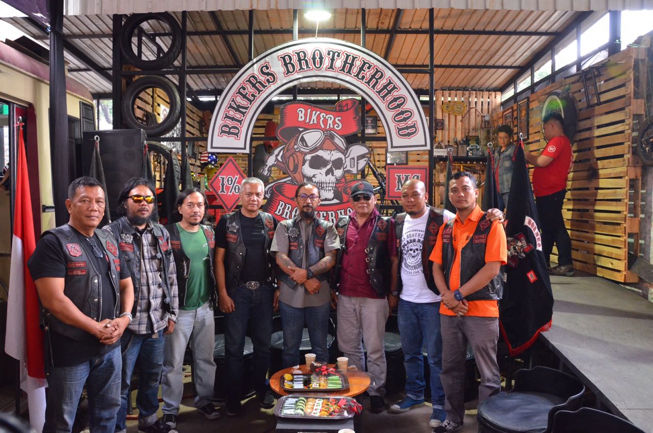 Lelang Motor The Black Bike di Puncak Acara 30 Tahun BB1%MC