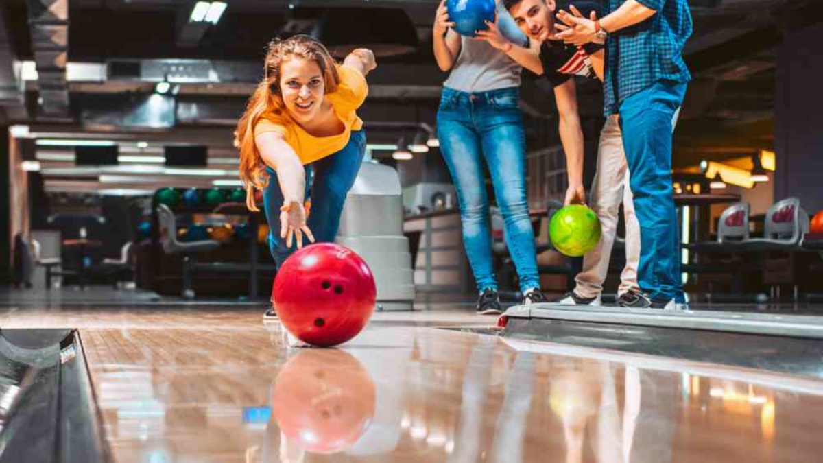 Ils modifient une boule de bowling pour qu’elle ne rate jamais sa cible
