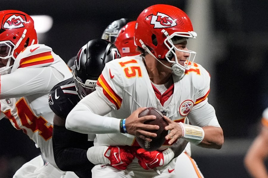 Mahomes Leads Chiefs to 22-17 Win