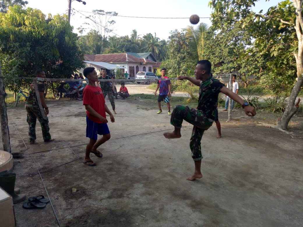 Satgas TMMD Ajak Remaja Cinta Makmur Main Sepak Takraw – News Hunter