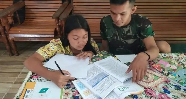 SATGAT TMMD REG KE-108 KODIM 1203/KETAPANG MEMBANTU ADIK ASUH BELAJAR –  News Hunter