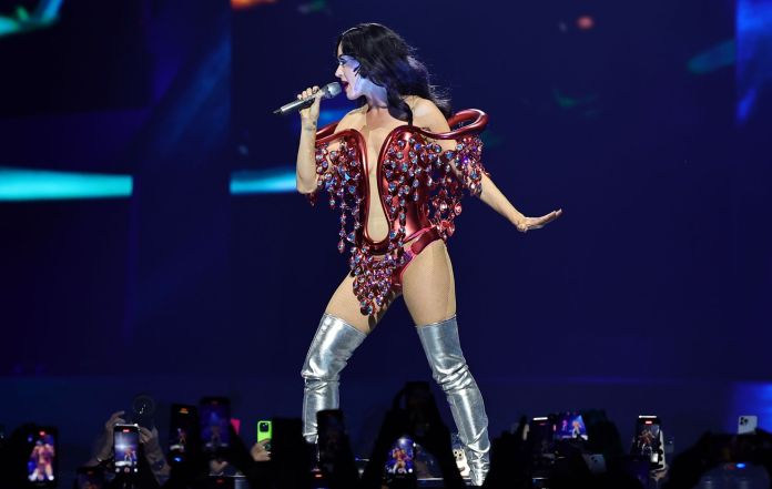 Katy Perry goes viral over ‘Lifetimes’ tour choreography