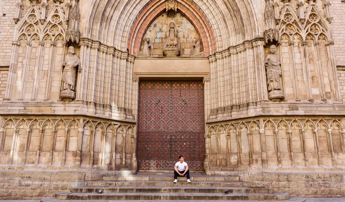 How to Overcome Being Alone & Meet People When You Travel How to Overcome Being Alone & Meet People When You Travel