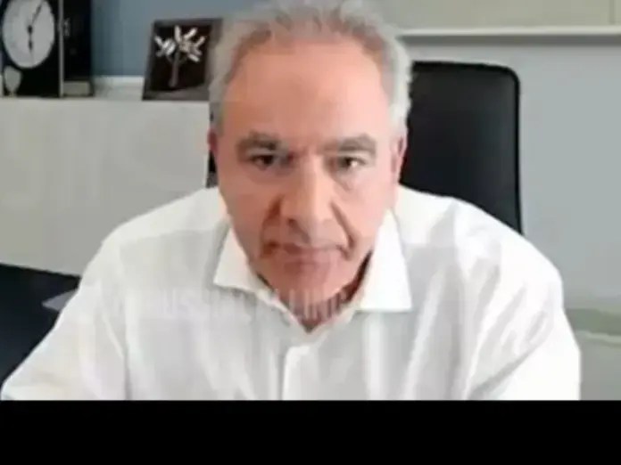 Δεν χρησιμοποιήθηκε καμία προηγμένη τεχνολογία ή τεχνητή νοημοσύνη, αλλά μόνο μια απλή ανταλλαγή email Δεν χρησιμοποιήθηκε καμία προηγμένη τεχνολογία ή τεχνητή νοημοσύνη, αλλά μόνο μια απλή ανταλλαγή email