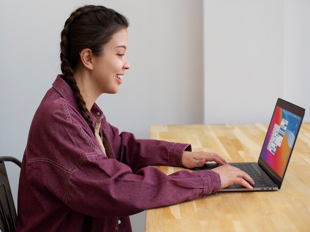 rewrite this title This  Windows 11 Pro bundle comes with bonus training courses