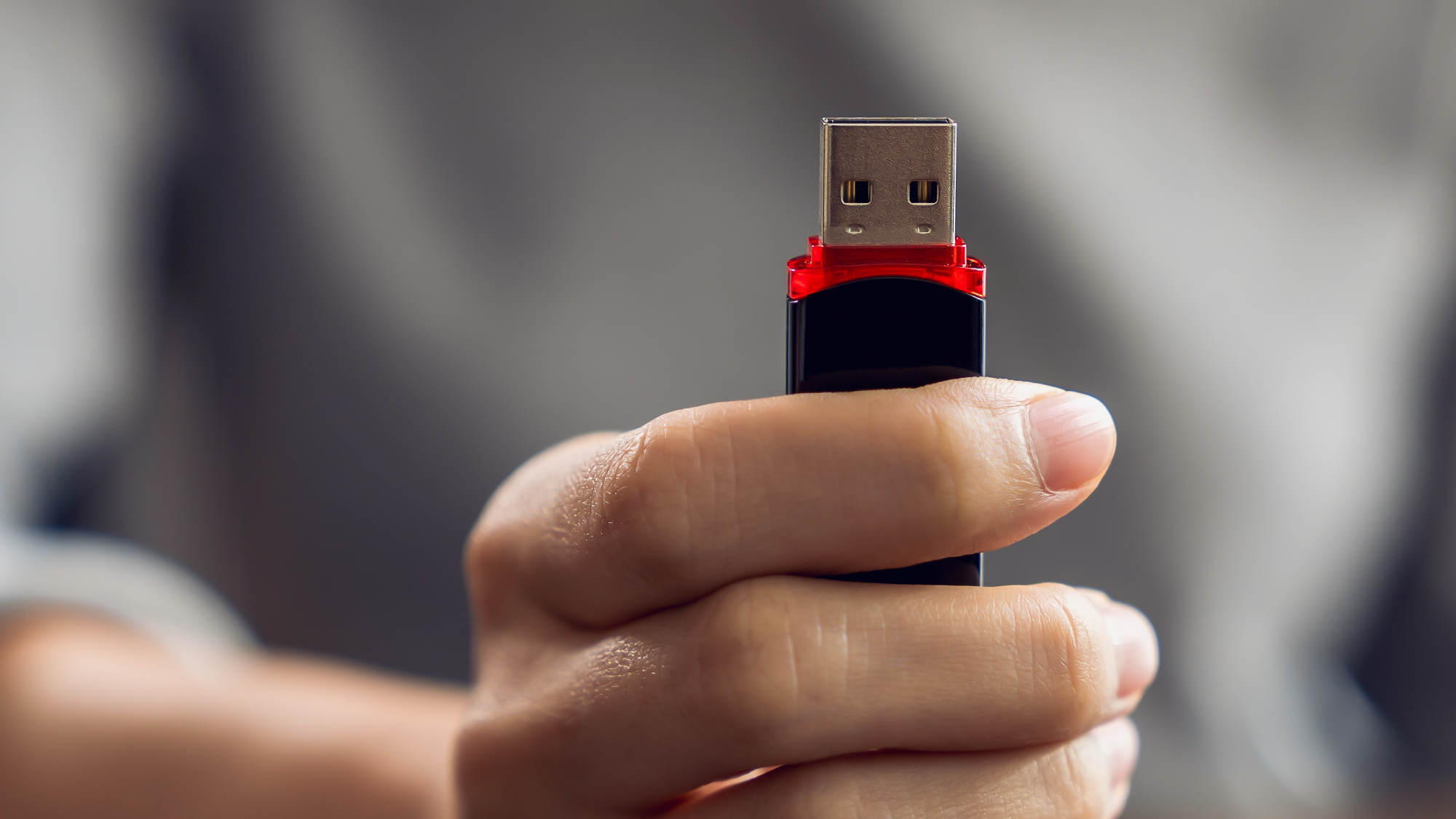 Your dusty USB stick deserves a second life as a PC rescue kit