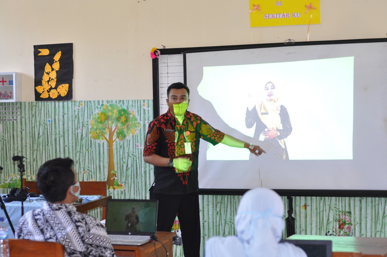 Galih Suci Pratama, Rangkul Guru Majukan Kualitas Pendidikan | Perspektif  Lampung