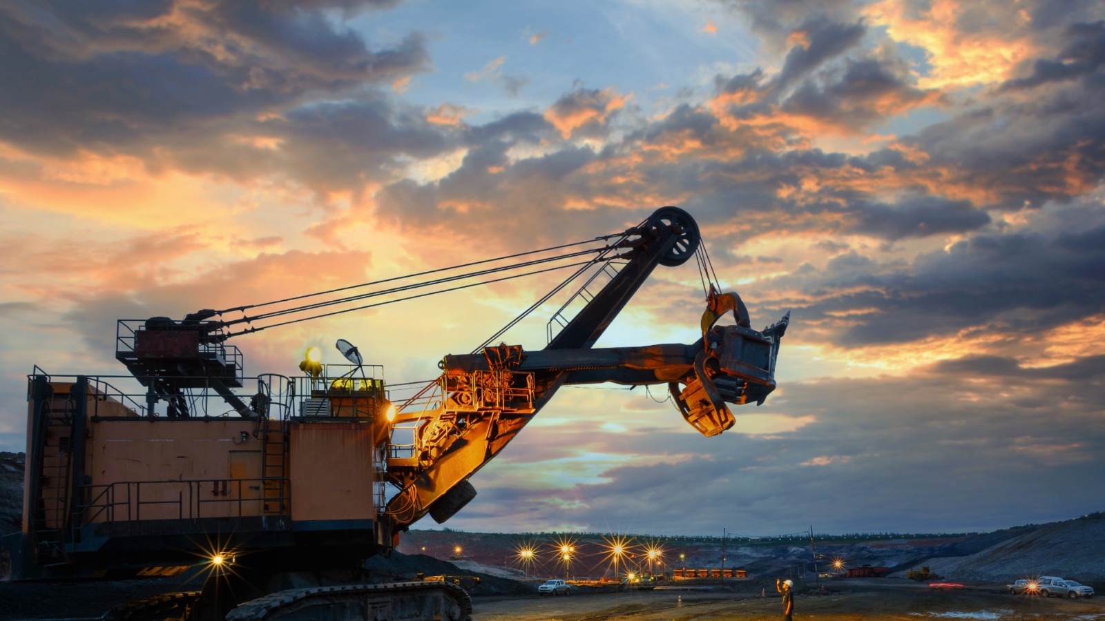 Joel Santos insta a una alianza público-privada para mejorar el servicio eléctrico en República Dominicana