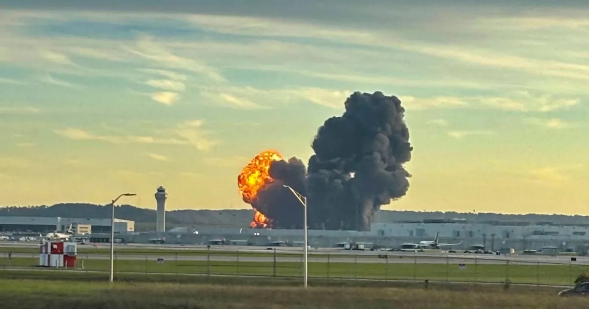 Al menos siete personas fallecen al caer un avión de carga de UPS –