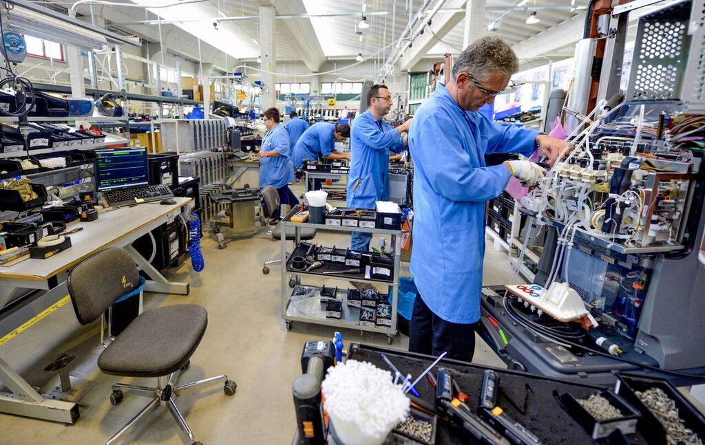 Navigating Regulations and Compliance Issues in Medical Equipment Fabrication