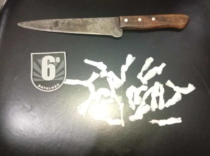 Polícia Militar atua em ocorrência de drogas e porte de arma branca em Corumbá Polícia Militar atua em ocorrência de drogas e porte de arma branca em Corumbá