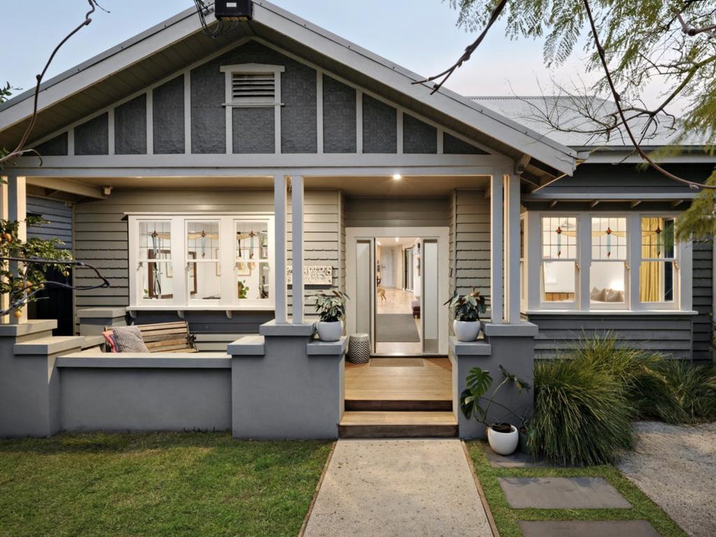 Port Melbourne Californian bungalow sells for record .51m Port Melbourne Californian bungalow sells for record .51m