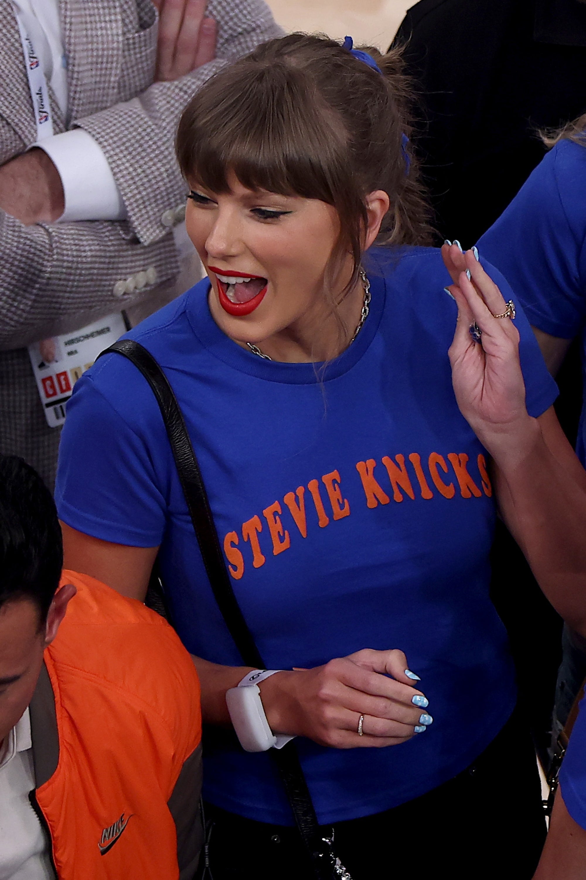 Forget Jerseys—Taylor Swift’s Knicks-Inspired Tee Is The Game-Day Move