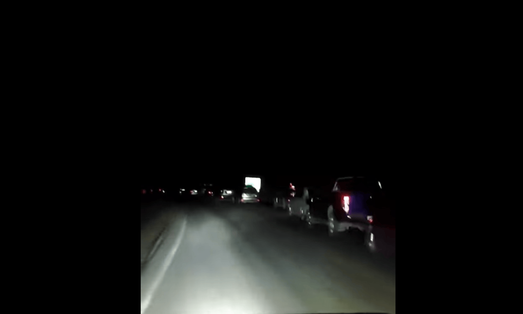 Video  Enorme fila de autos para ir a Chile desde Neuquén: duermen en la ruta a la espera de que abra Pino Hachado