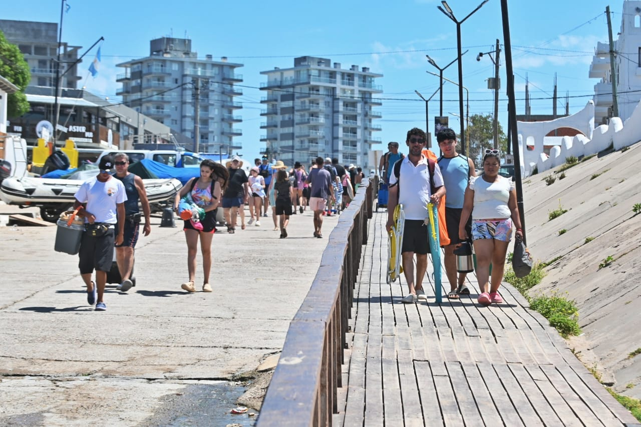 Las Grutas celebra sus 66 años con festejos en la playa y un verano activo, marcado por el turismo de fin de semana