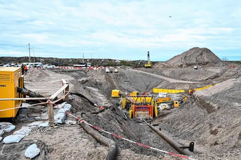 Paso decisivo para el VMOS: se completó el cruce del río Negro y entra en su recta final