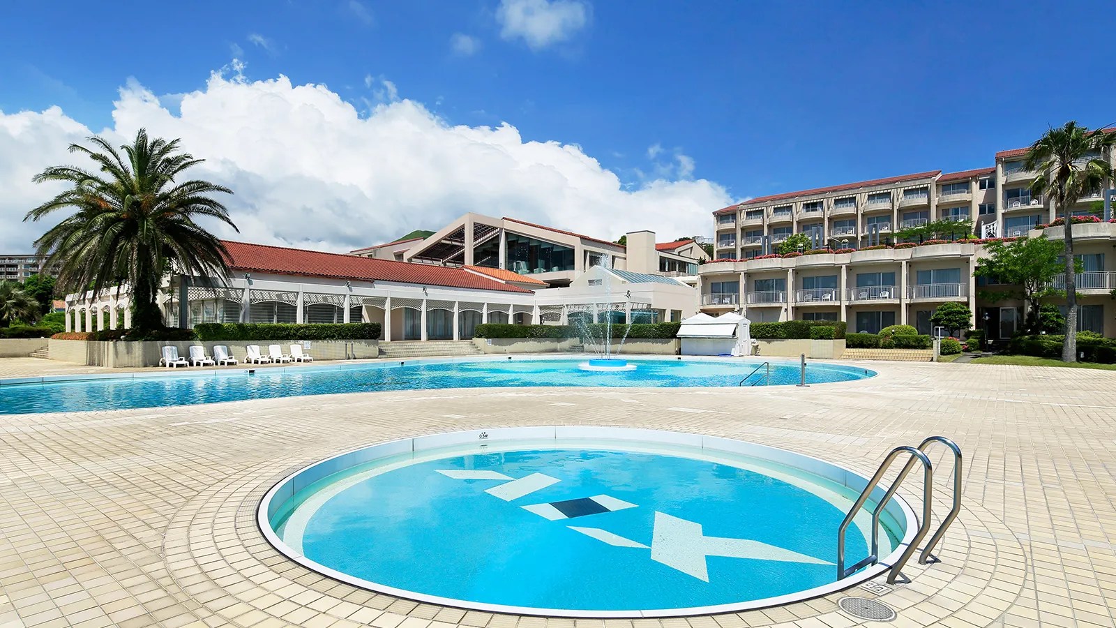 アウトドアプール｜施設のご案内｜エクシブ伊豆｜ホテル｜リゾートトラストグループ サービスサイト