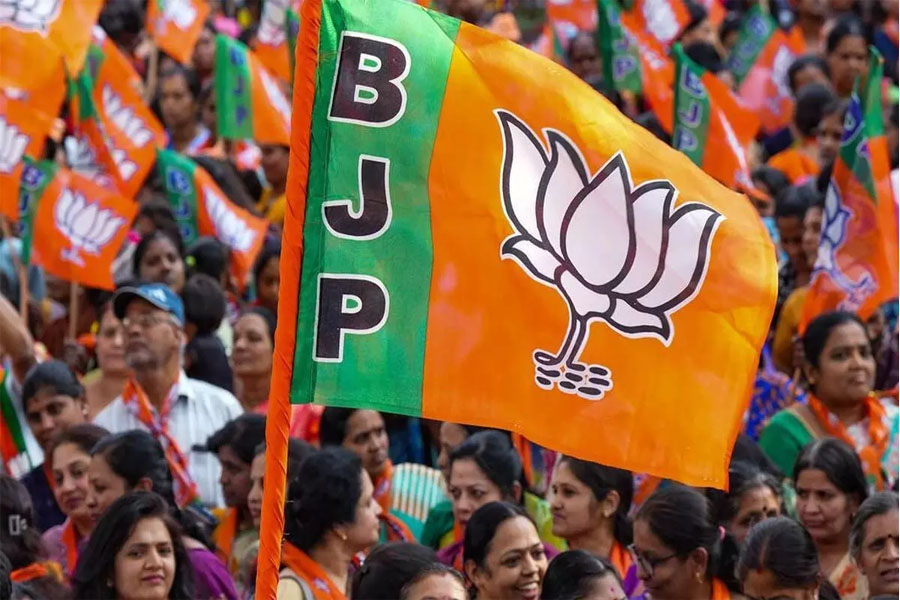 লোকসভার ভোট গণনায় ফর্ম নিয়ে দুর্নীতি! বর্ধমানে বিজেপি জেলা নেতাদের বিরুদ্ধে সরব আদি পদ্মকর্মীরা