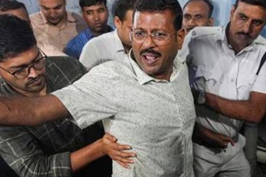 পিতা-পুত্রের দ্বন্দ্ব! ‘জেলে থাকুক ছেলে’, বাবার কথা শুনে হতবাক জীবনকৃষ্ণ