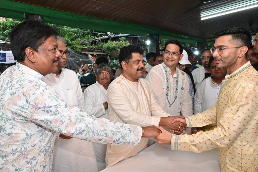 Abhishek Banerjee criticises BJP even at Vijaya Dashami get collectively