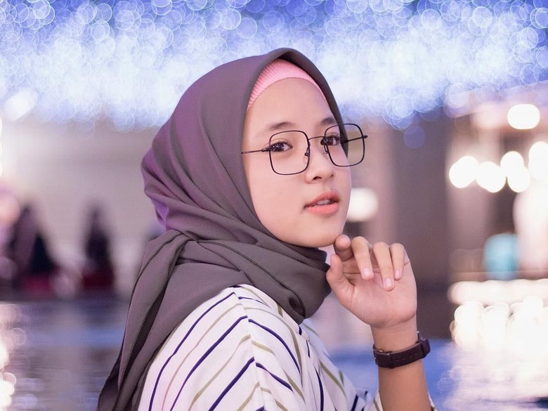 Lirik Lagu Deen Assalam Nissa Sabyan Bahasa Arab + Latin + Arti Bahasa  Indonesia » Sekolah Akhirat